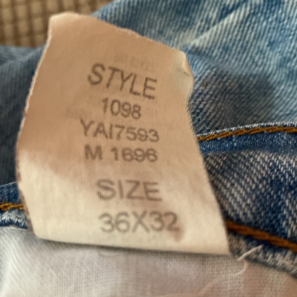 BCC  Jeans Blue Men’s Size 36 X 32  Straight Leg Relaxed Denim Wash 31” Inseam - Picture 11 of 12